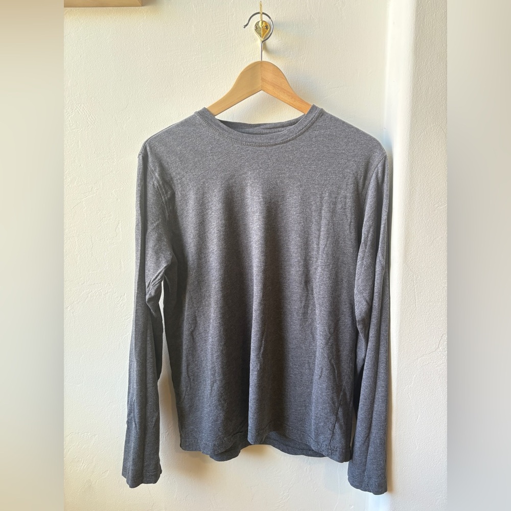 GAP Men's Heather Gray Long Sleeve Shirt